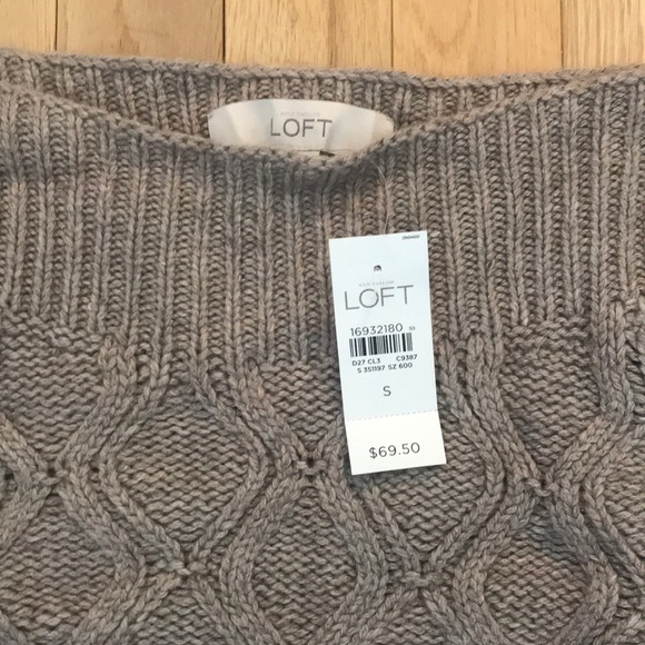*NEW* LOFT Sweater - Picture 2 of 2